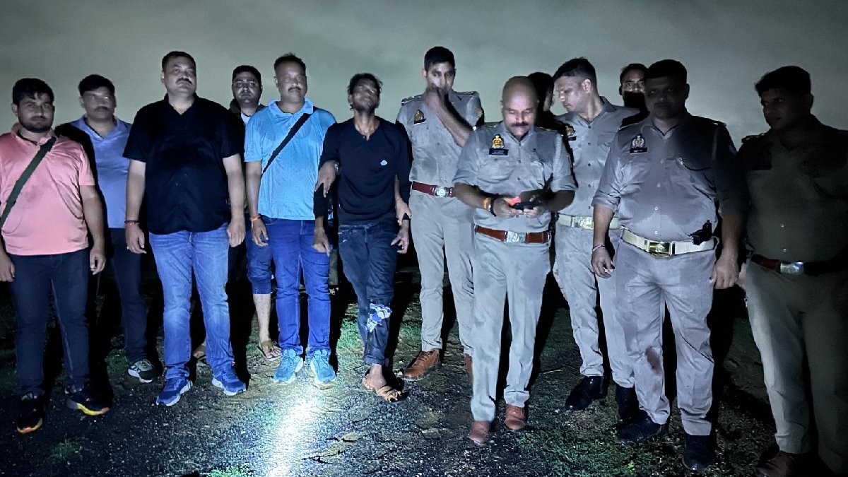 झांसी में दवा बाजार लूटकांड का खुलासा, पुलिस मुठभेड़ में दो बदमाश गिरफ्तार